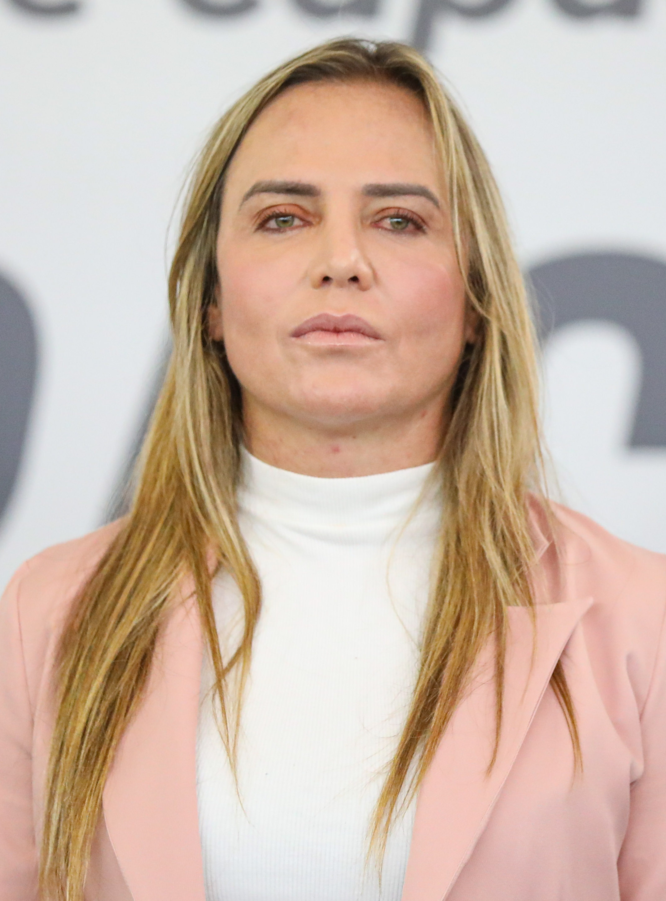 Foto oficial de Celina Leão