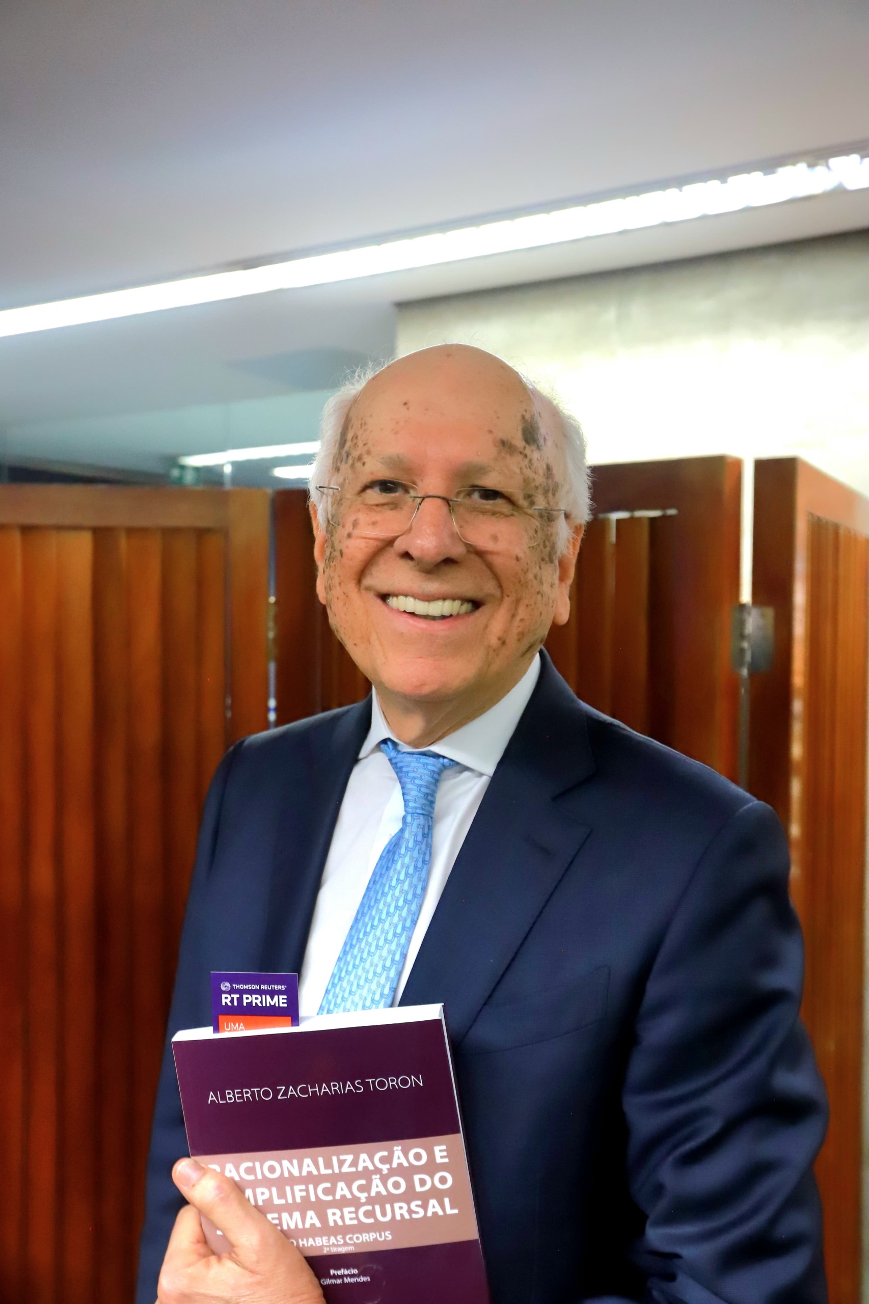 Foto oficial de Alberto Zacharias Toron