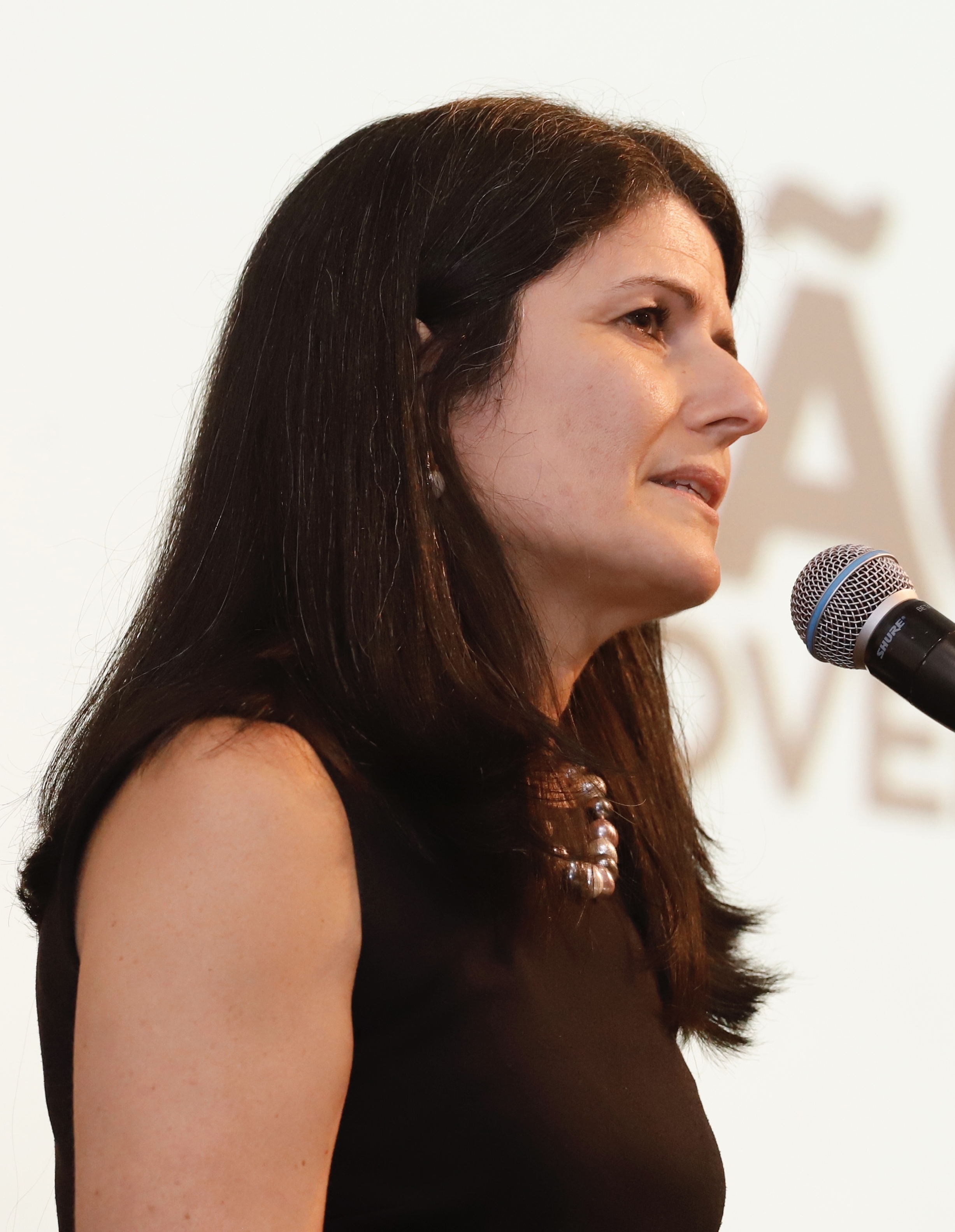 Foto oficial de Zeina Latif